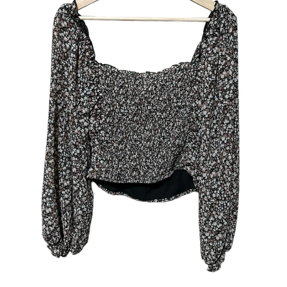 NWT - ASTR the Label Floral Ruched Sweetheart Neck Top - Size Medium